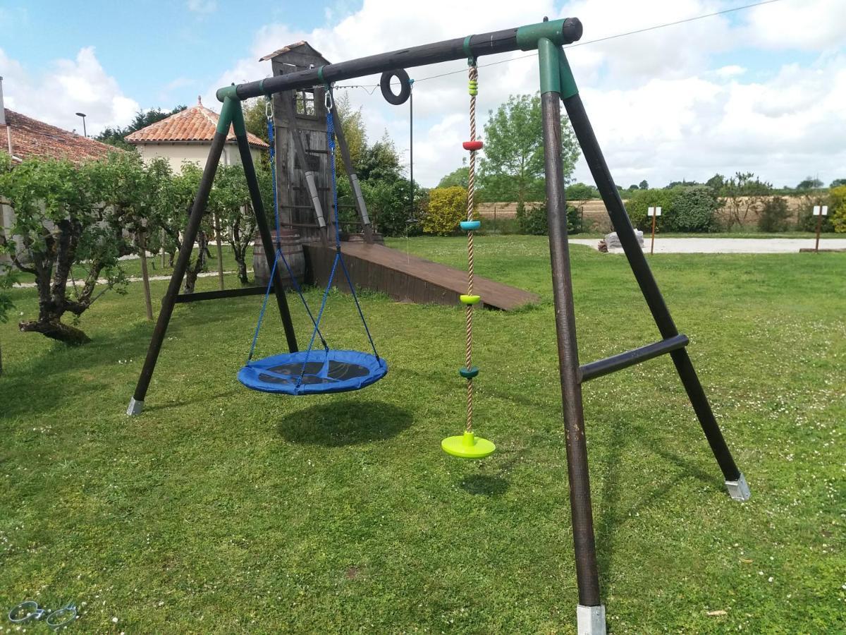 La Pommeraie Nantillé Extérieur photo
