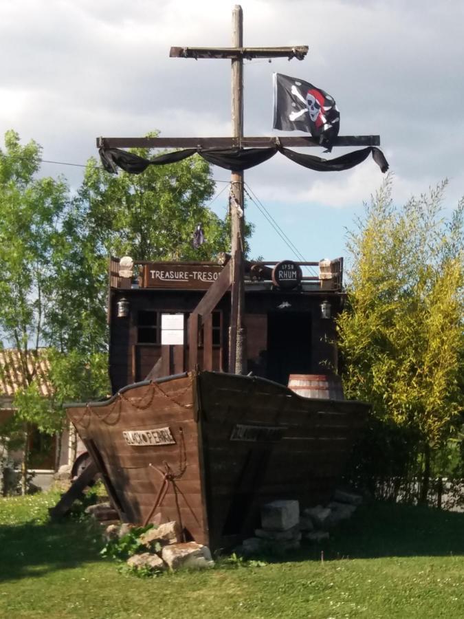 La Pommeraie Nantillé Extérieur photo