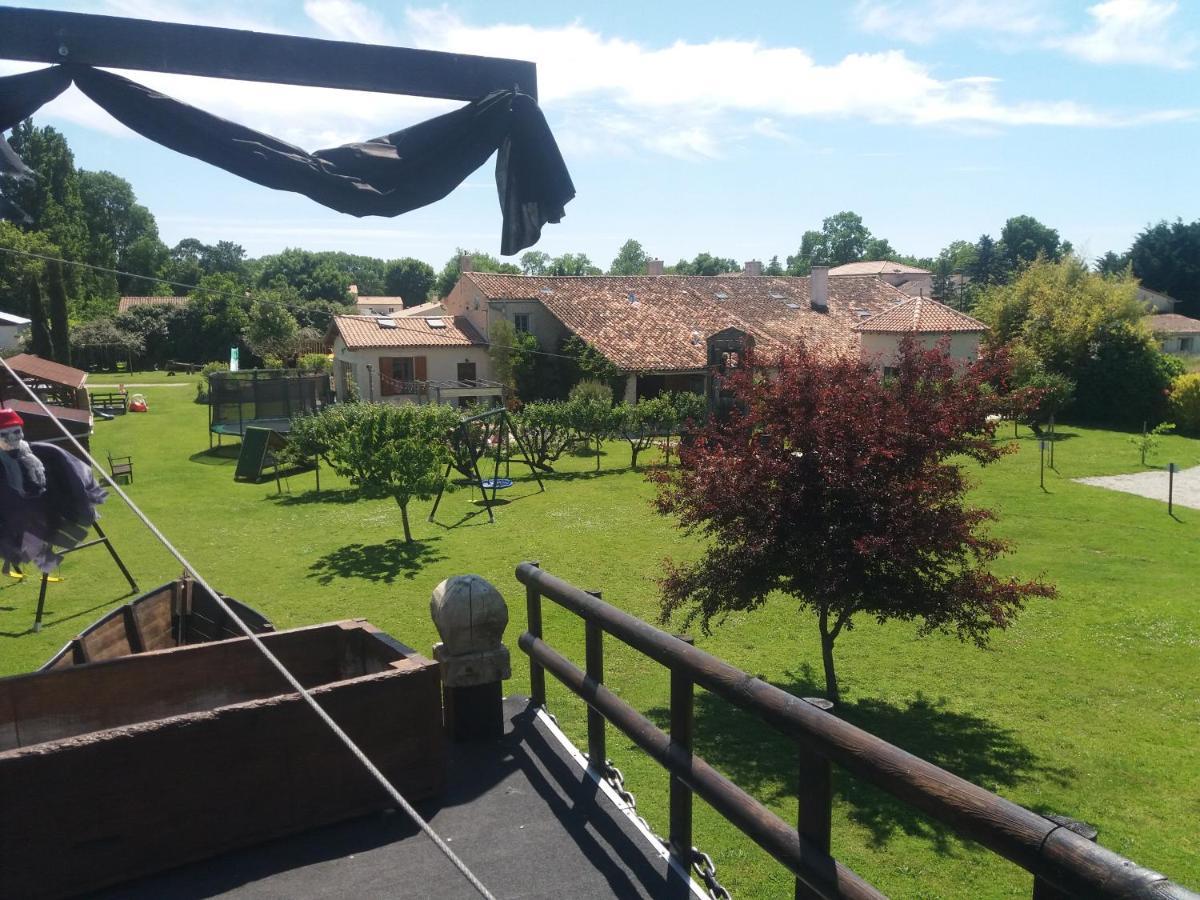 La Pommeraie Nantillé Extérieur photo