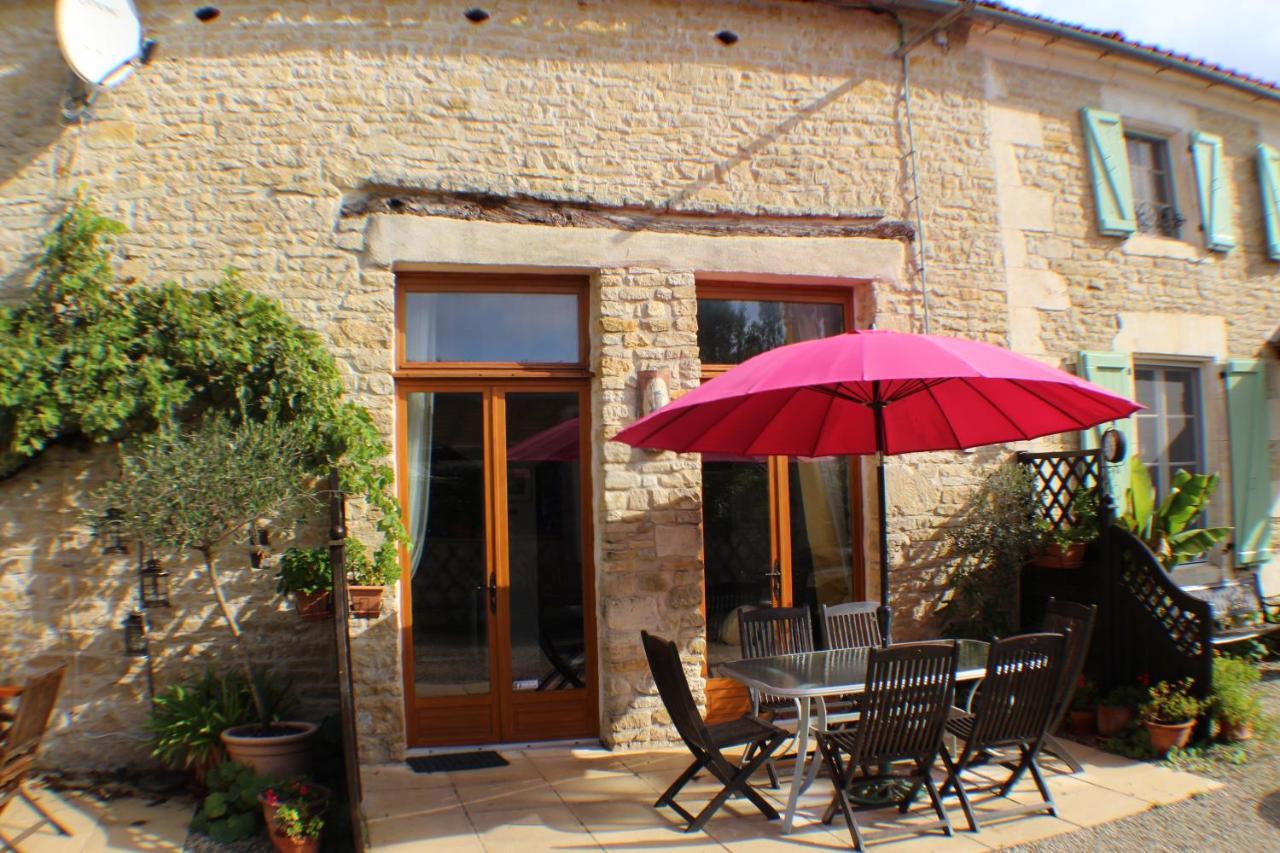 La Pommeraie Nantillé Extérieur photo