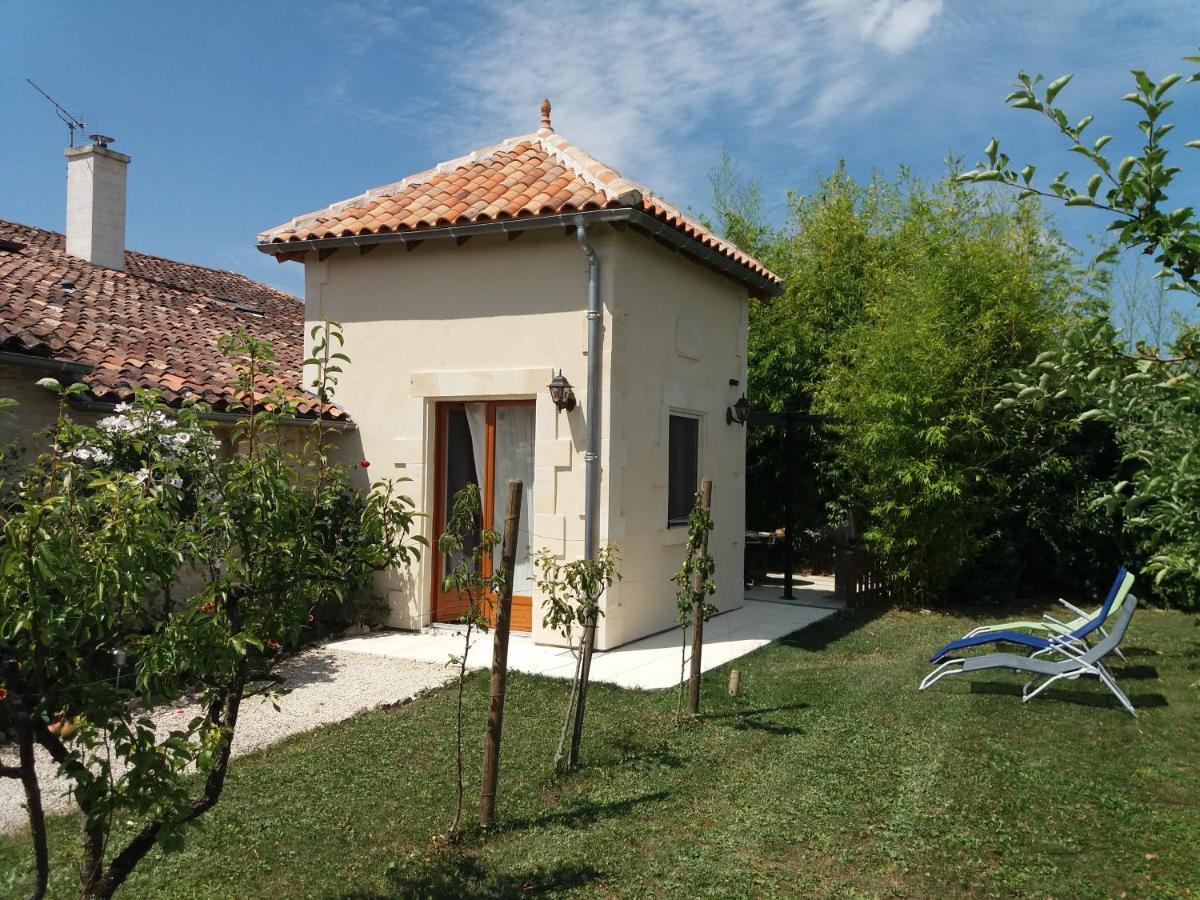 La Pommeraie Nantillé Extérieur photo